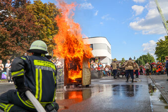 Die Hütte stand dabei im Vollbrand. Foto: Stadtverwaltung Flöha/ Erik Frank Hoffmann