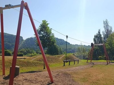 Neue Seilbahn für den Kinderspielplatz „Am Bahnhof“ in Falkenau. Foto: Stadtverwaltung Flöha/ Carsten Hunger