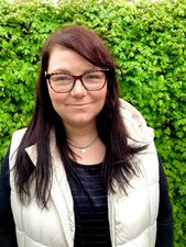 Erzieherin: Frau Uhlig, Stellv. Leitung, Elternbegleiterin, Fachkraft für sprachliche Bildung und heilpädagogische Zusatzqualifikation 