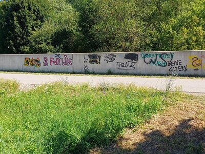 Vandalismus und Sachbeschädigungen an einer Hochwasserschutzeinrichtung. Foto: Stadtverwaltung Flöha