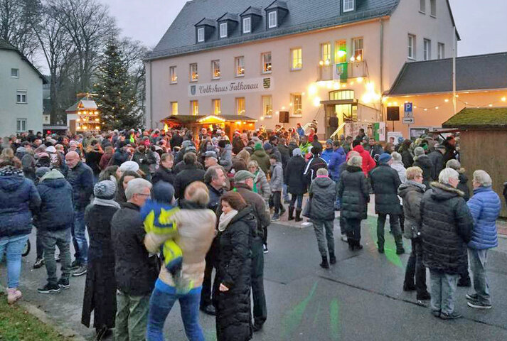 Adventsfest (damals noch vor dem Volkshaus)